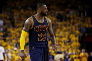 名记:詹姆斯回克城当然很酷 但叙事上像在重复旧剧情