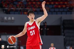 媒体人:杨瀚森先回国 再马上转机飞去拉斯维加斯参加NBA夏联